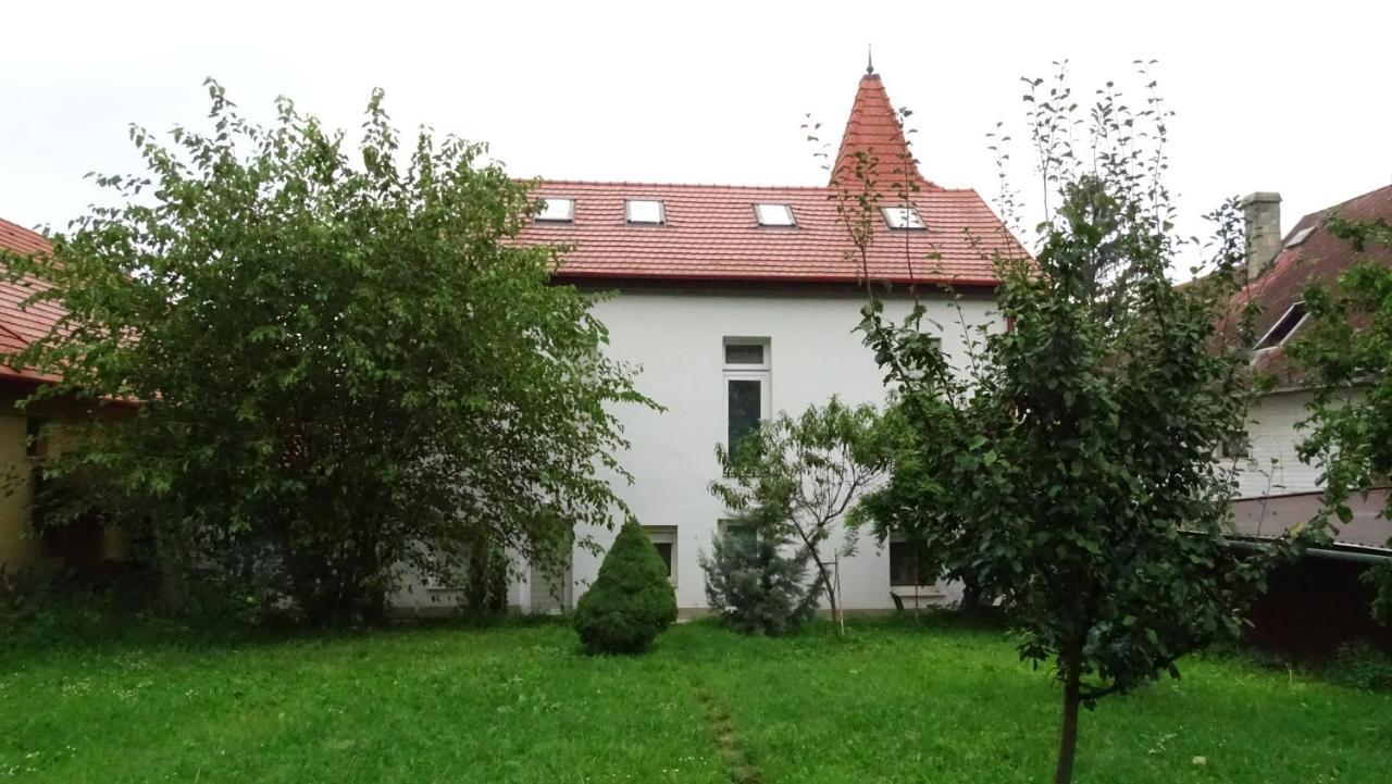 Villa Esztergom Exterior photo